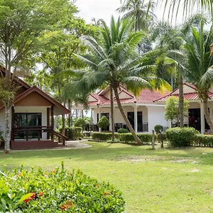 https://matcha-resort-and-spa.koh-lantahotels.net